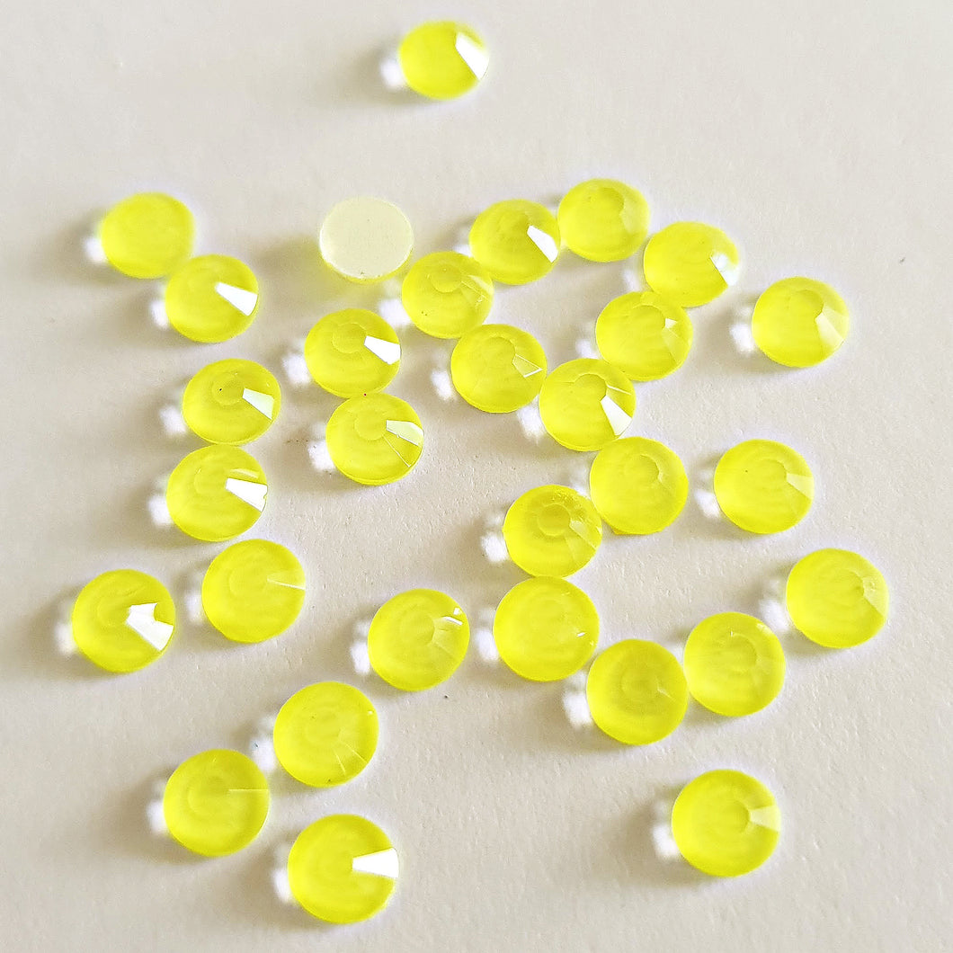 AAA+ Glitz It HOTFIX Flatback Crystals : Fluro Yellow