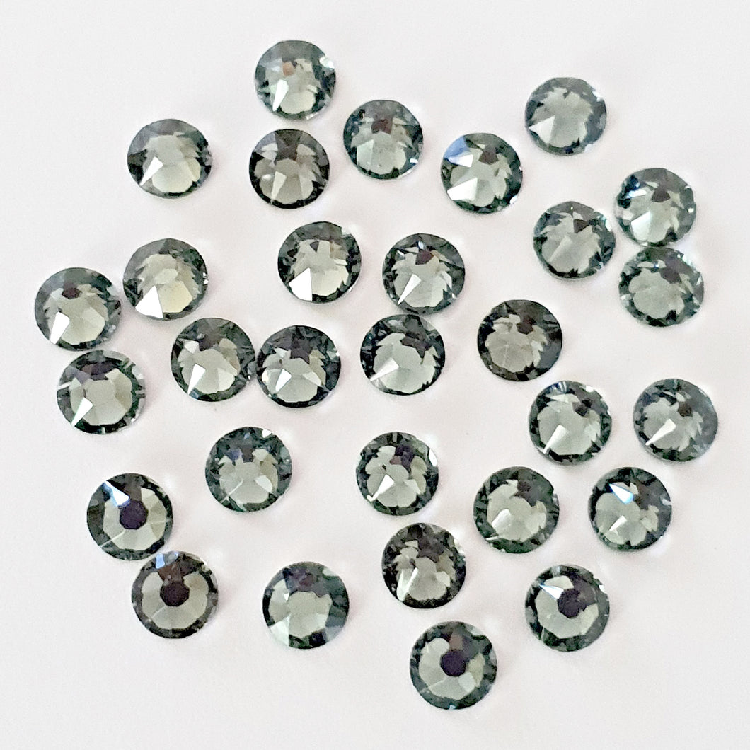 AAA+ Glitz It HOTFIX Flatback Crystals : Black Diamond
