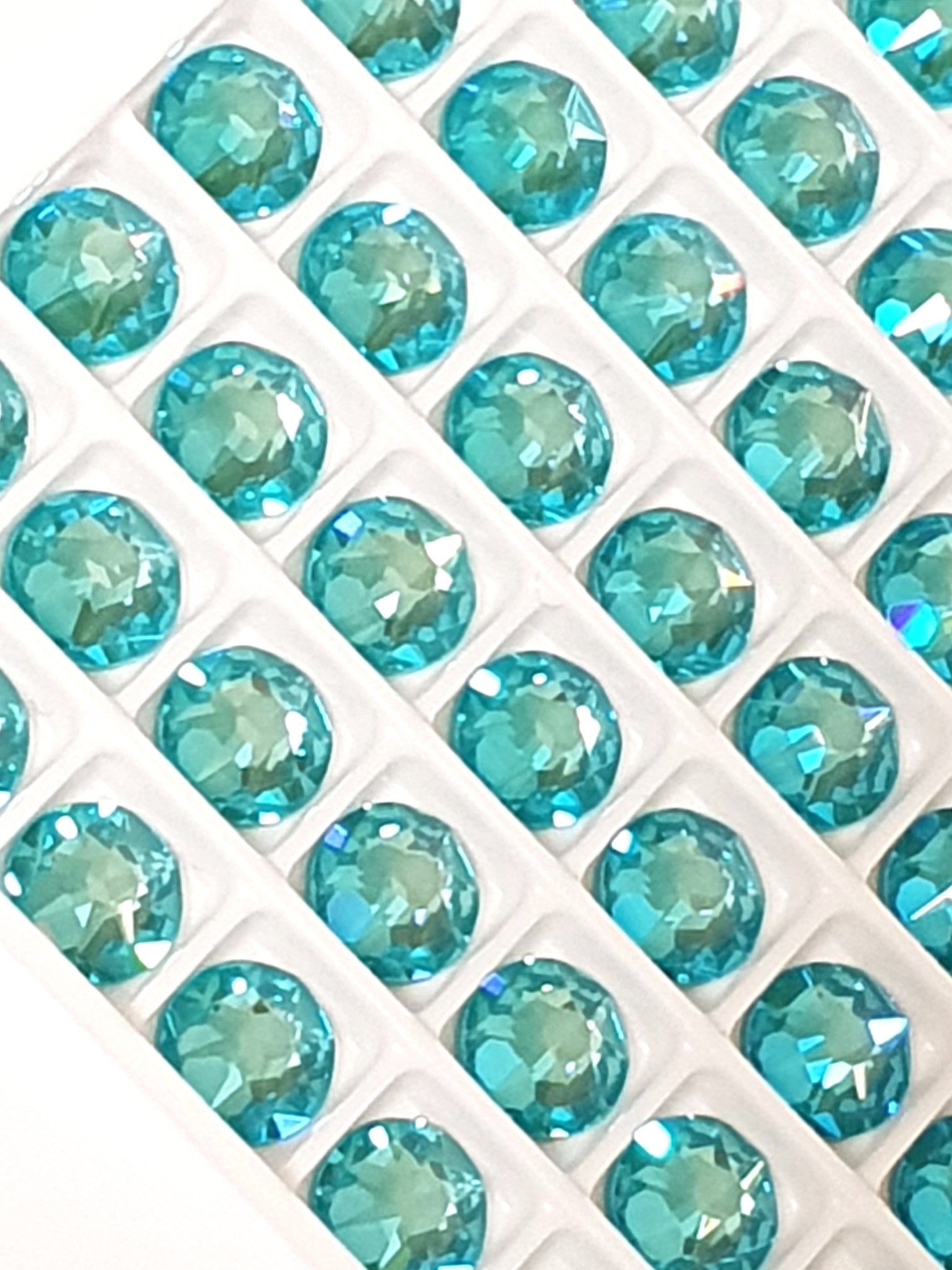 Swarovski Crystal Laguna Delite Flatback