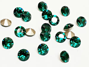 Swarovski Emerald Green Chaton Crystals - Glitz It